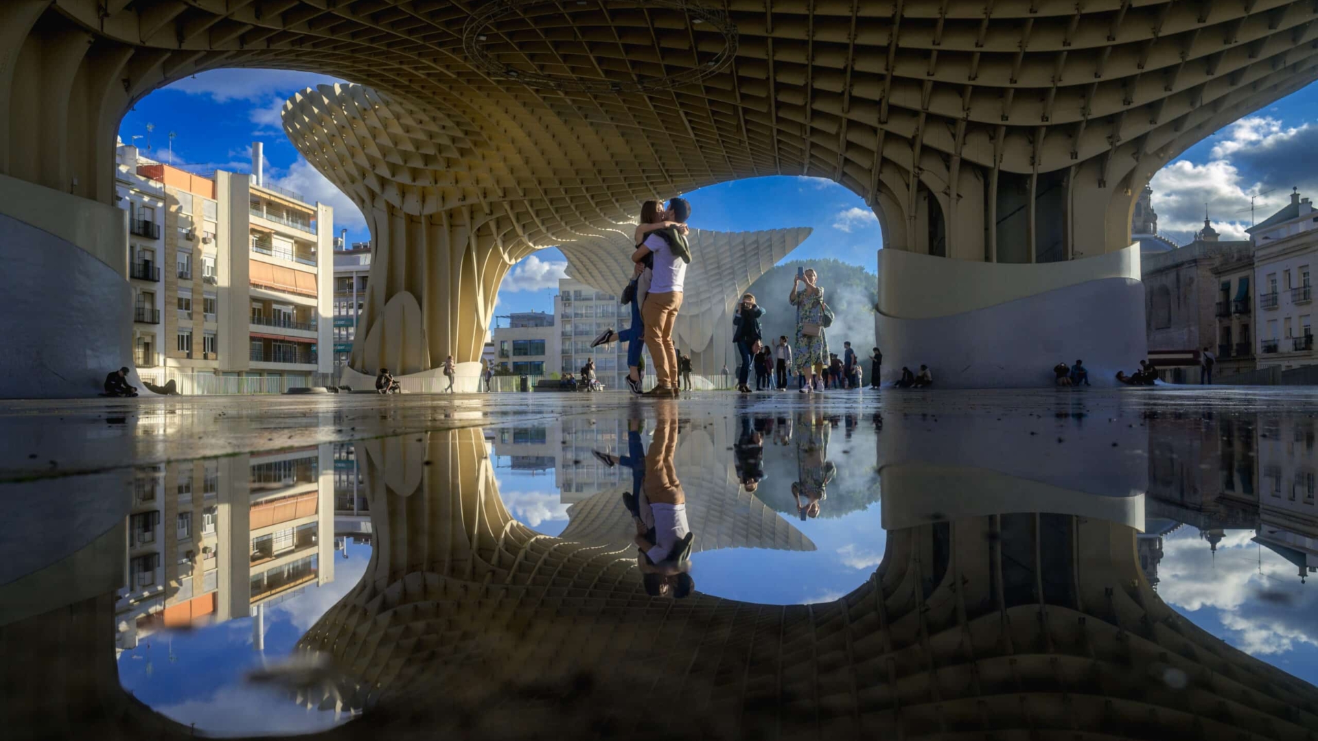 Las setas sevilla - photographie - photo de couple - amour - love - reflection - sevilla - espagna - andalucia