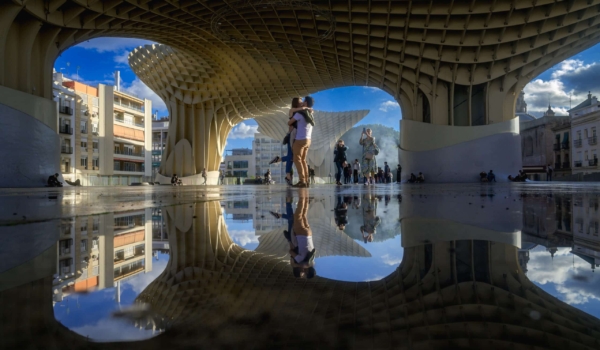 Las setas sevilla - photographie - photo de couple - amour - love - reflection - sevilla - espagna - andalucia